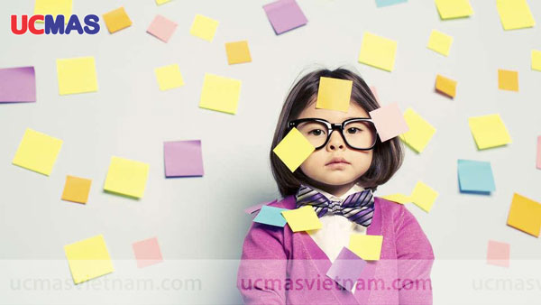 Dùng giấy nhớ giúp trẻ ghi nhớ lâu hơn