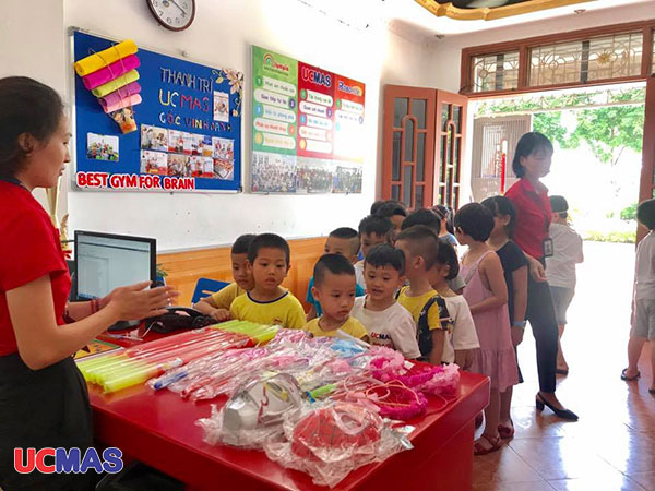 UCMAS Hà Nội - Thanh Trì tổ chức trung thu cho các bé