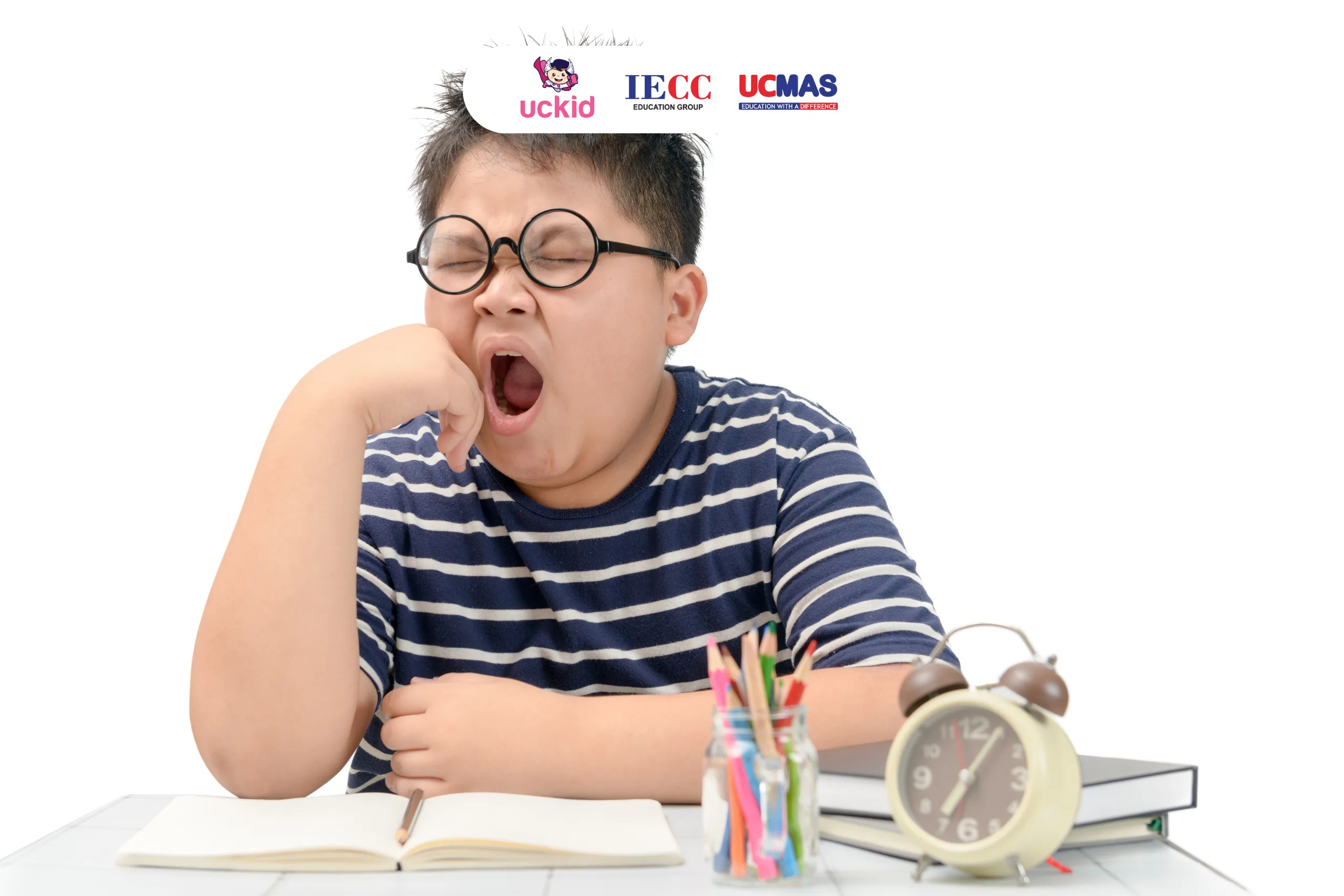 Bé dễ bị xao nhãng và khó tập trung là một trong những biểu hiện của chậm tiếp thu, cần được cải thiện trước khi vào lớp 1.