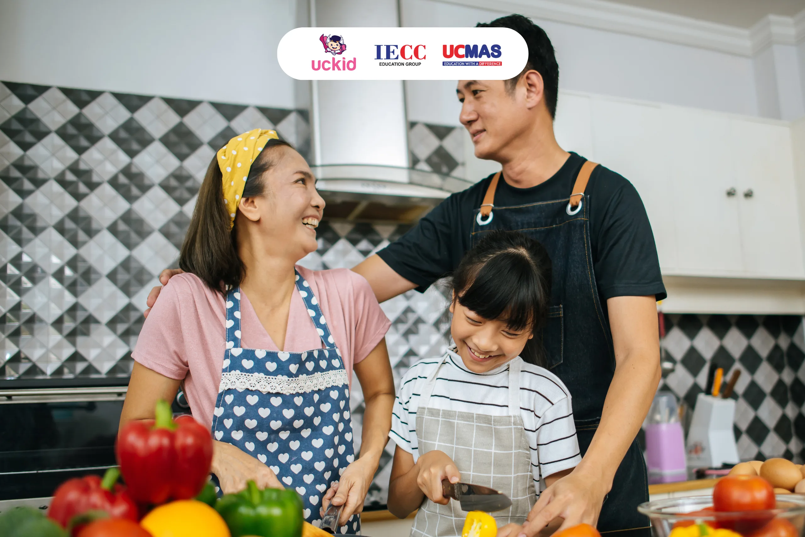 Việc nấu ăn giúp trẻ hiểu về trình tự, biết cách sắp xếp và góp phần phát triển tư duy.