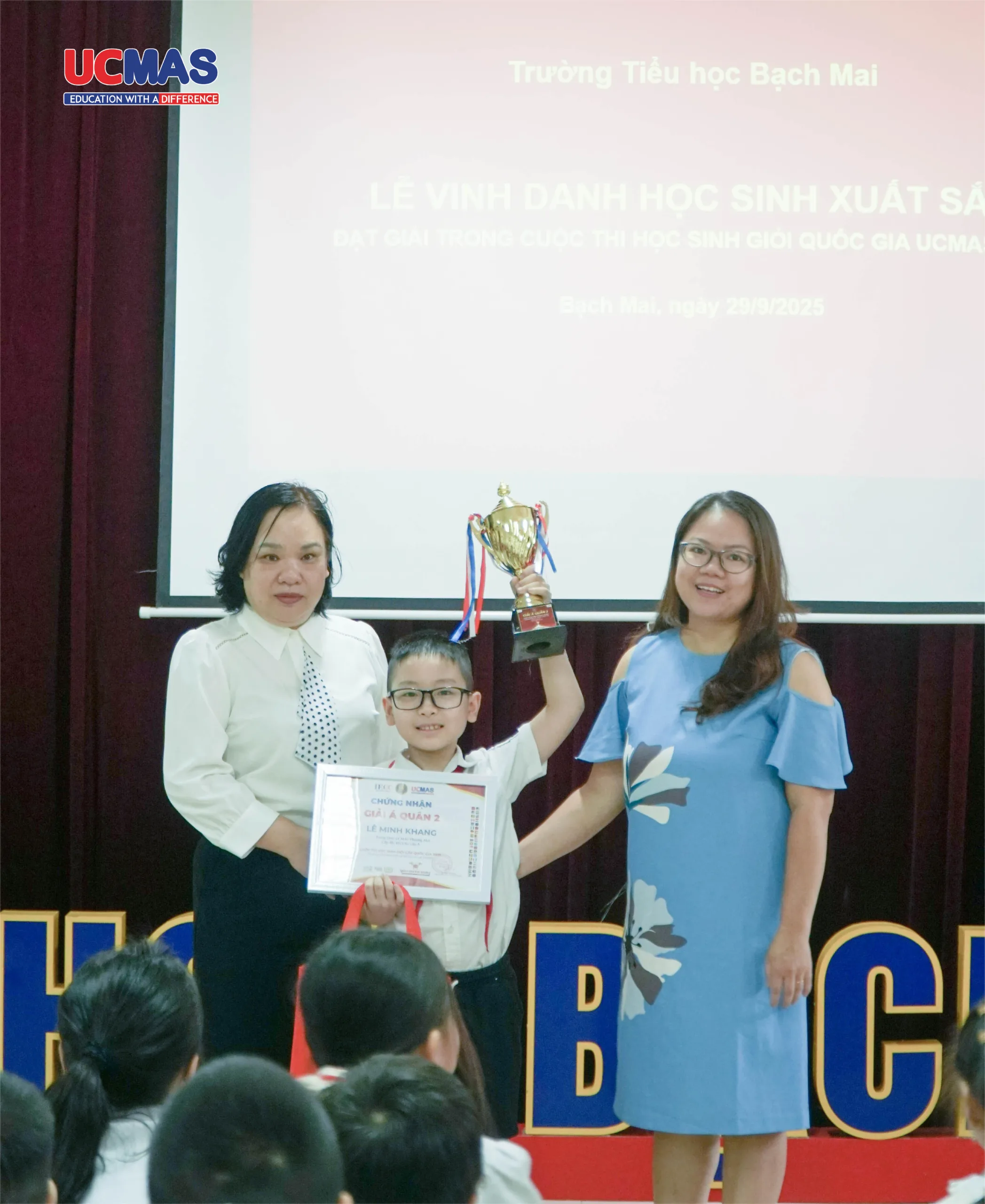 LỄ VINH DANH HỌC SINH ĐẠT GIẢI Á QUÂN 2 CUỘC THI HỌC SINH GIỎI QUỐC GIA UCMAS 2025 TẠI Trường tiểu học Bạch Mai